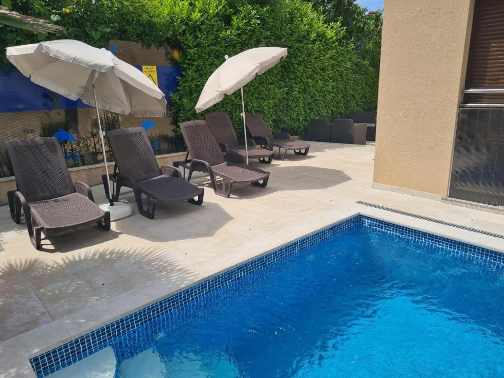 Villa Patricija-Apartmani Пореч Екстер'єр фото