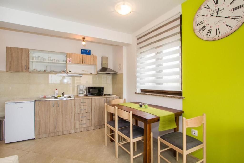 Villa Patricija-Apartmani Пореч Екстер'єр фото