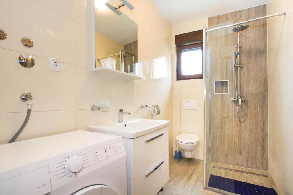 Villa Patricija-Apartmani Пореч Екстер'єр фото